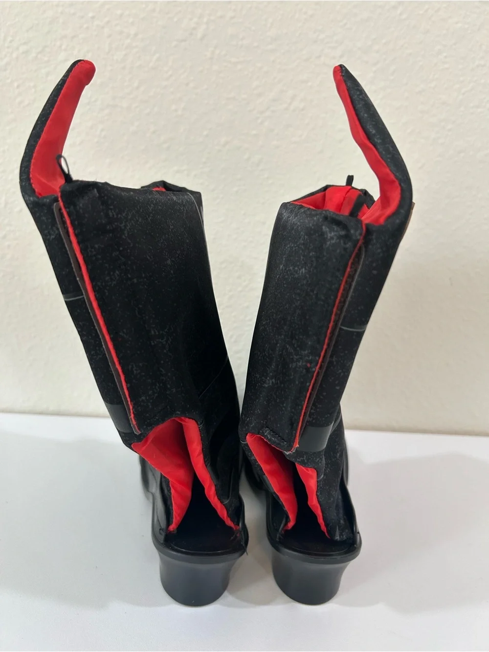 Universal Studios Wicked Elpheba Costume Boots, Fits up to a child size 1.5 NWOT